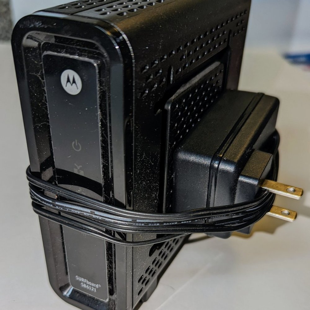 Motorola SURFboard SB6121 Cable Modem